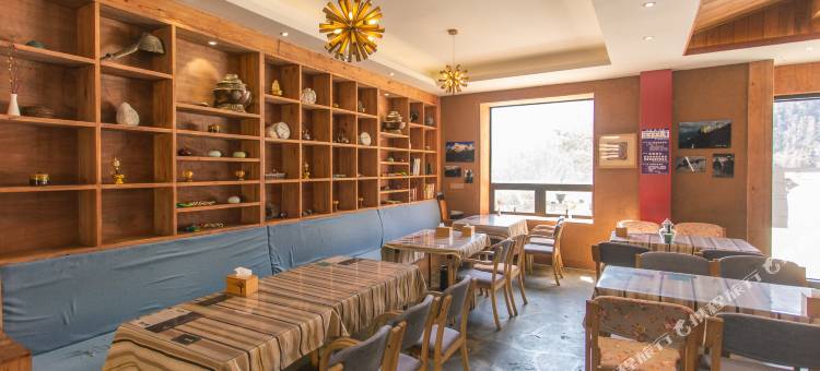 亚丁见山酒店(稻城亚丁景区亚丁村店)图片
