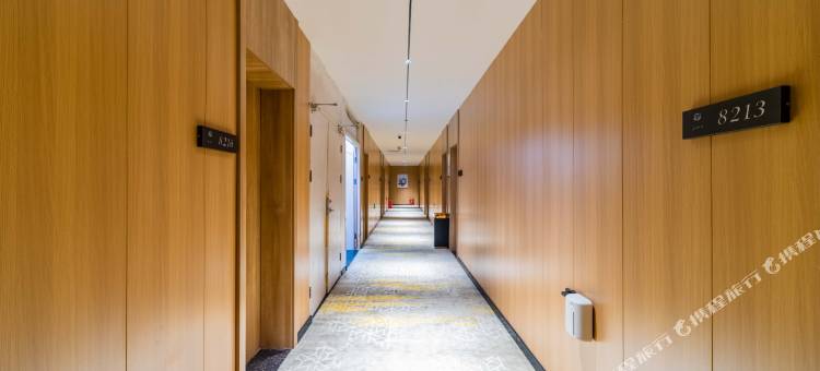 居魔方智能酒店(中华北大街柏林庄地铁站店)图片