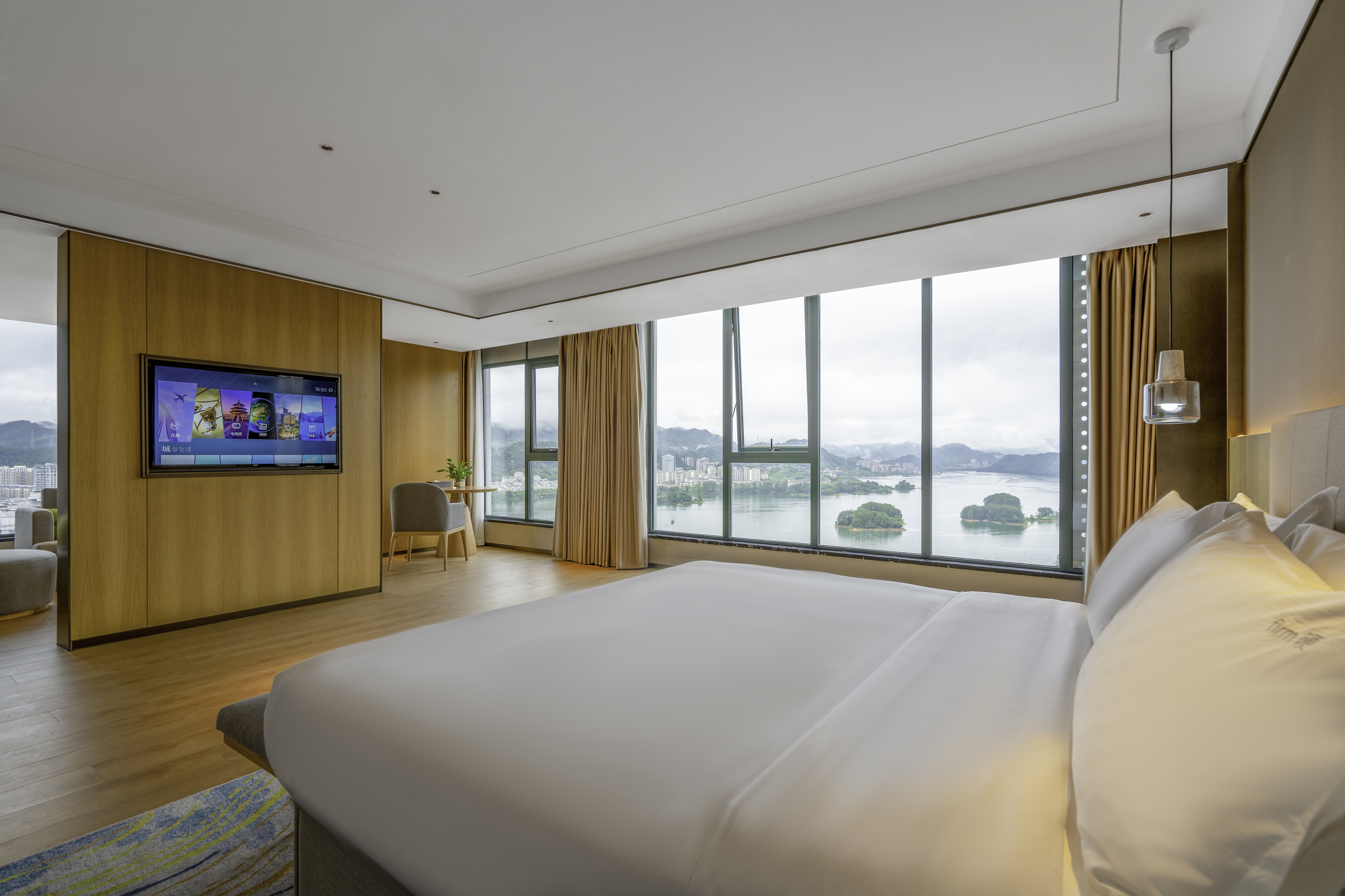Holiday Inn Qiandao Lake Center Over view
