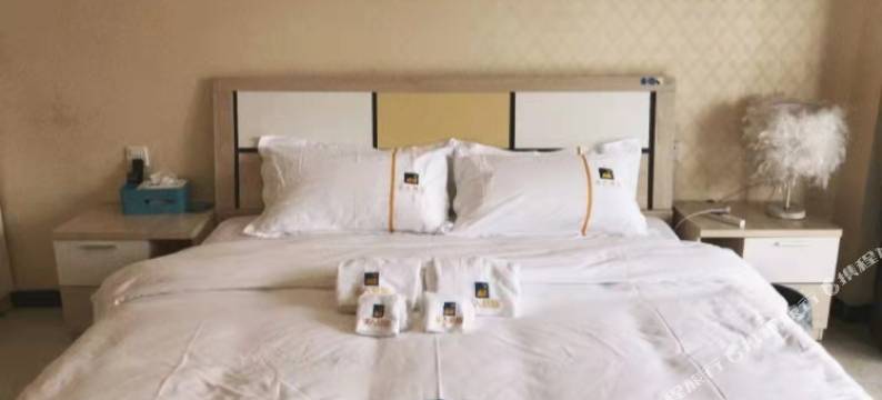 颍上华人易居无人民宿(紫金名苑店)图片