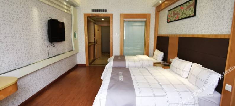 茂名路客轻居RVKB00公寓图片