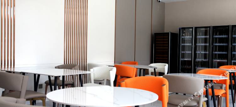 白玉兰酒店(华亭人民广场店)图片