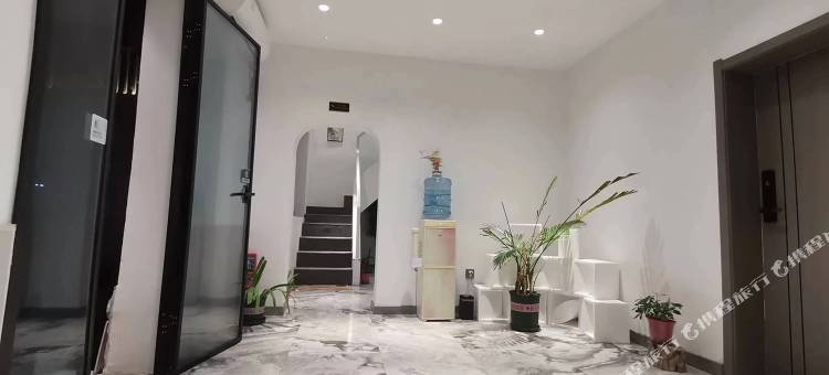 简一·庭院式烧烤酒店(清明上河园万岁山武侠城店)图片