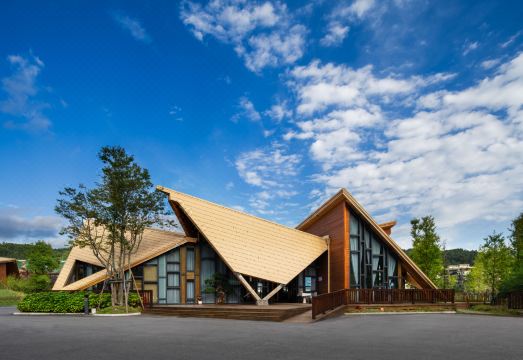 光雾山和谷·秋池酒店外景图