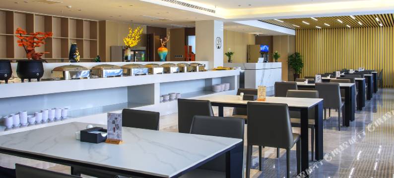 华信民航酒店(信阳高铁东站店)图片