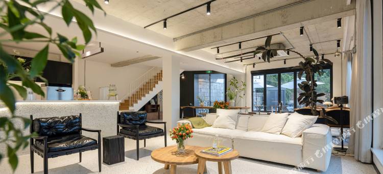 宁波东山禄房·泳池度假美墅图片