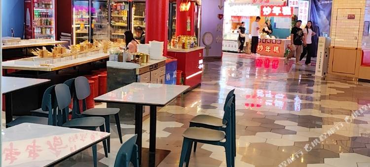 屋上月白民宿(郑州火车站二七广场店)图片