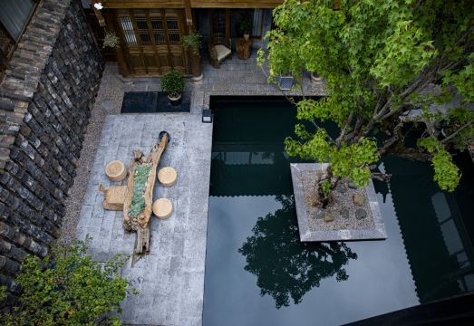 丽江笑意客栈外景图