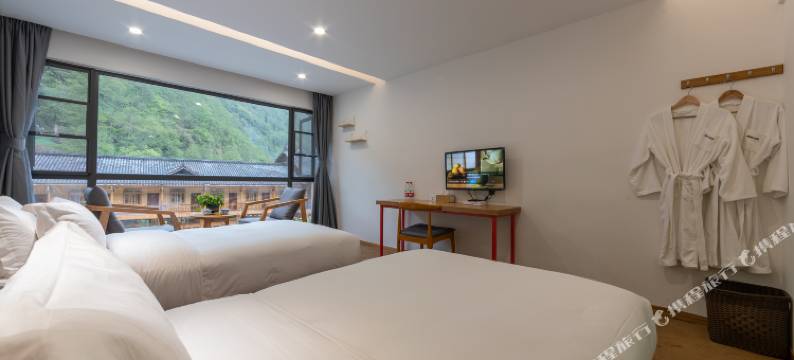 摩梵山邻摄影文化主题酒店(贡嘎神汤店)图片