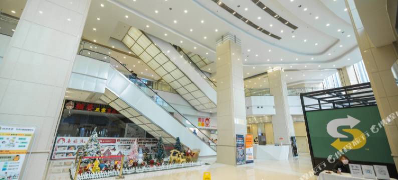 港汇四季酒店公寓(大连火车站中山广场店)图片