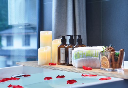 Qingshan Yunshe, earth village (Lijiang store, West Yangshuo Street) Hotel Overview