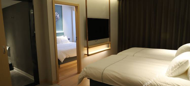 白玉兰酒店(巨野麟州步行街青年路店)图片