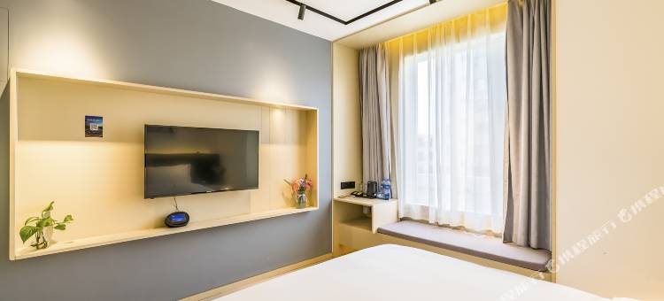 洛阳华晶银河湾酒店(天鹅湖伊河湿地游园店)图片