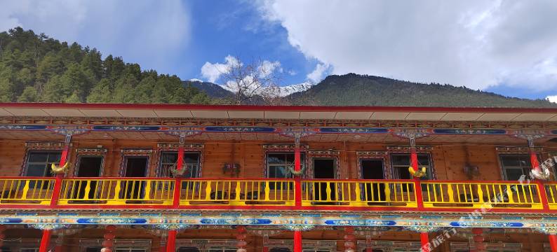 波密达杰客栈图片