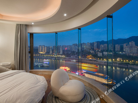 Nancy's岚兮江景美宿(重庆解放碑洪崖洞店)