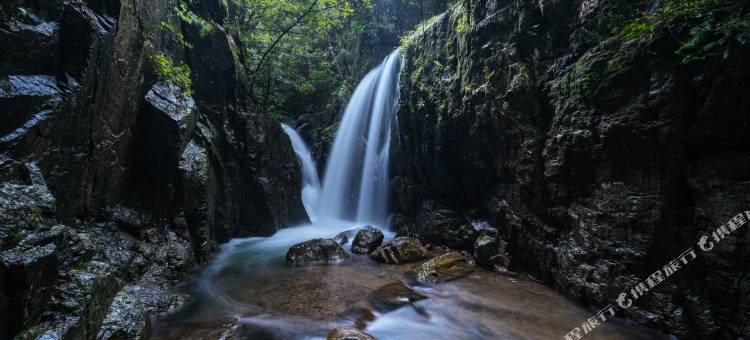 花筑·初见山舍·林泉溯溪·星空草坪·山野度假美墅(花溪村店)图片