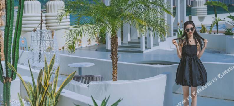 云朵·曼路|圣托里尼江景Villa花园别院(告庄西双景星光夜市店)图片