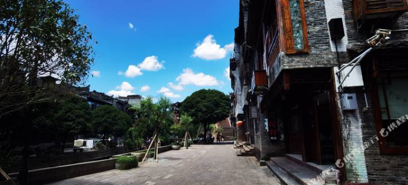 寄情轩驿站(凤凰古城店)图片