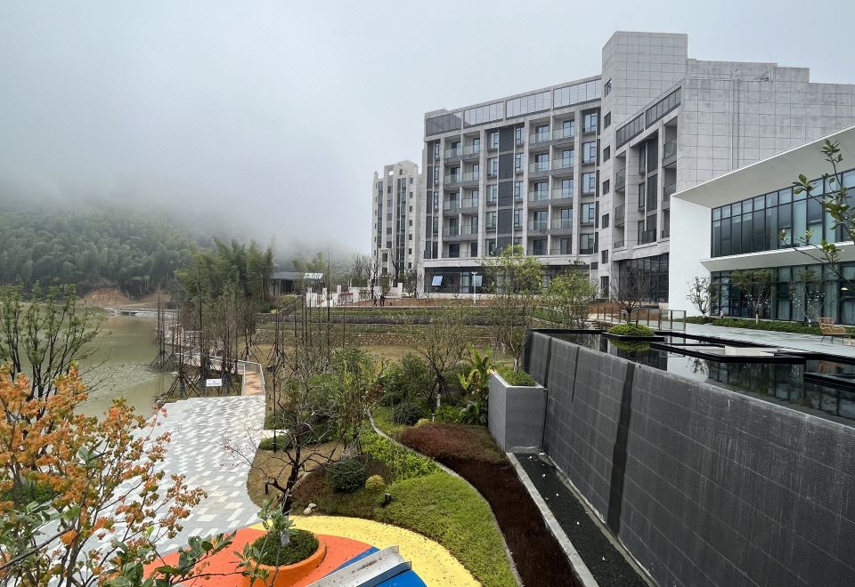 Xiangping Lake Resort Hotel Hotel Overview