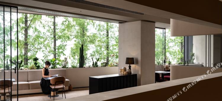 乐喜江景酒店(乐山上中顺美食街店)图片