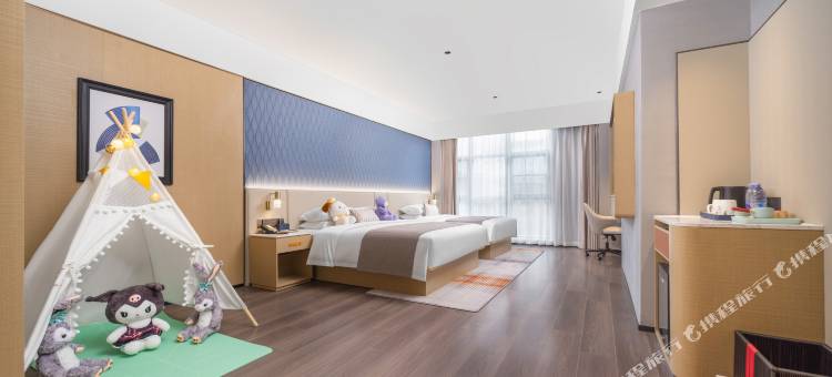 西安古城墙安定门地铁站美仑酒店图片