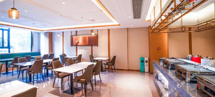 白玉兰酒店(烟台蓬莱汽车站登州路店)图片