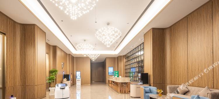 铂悦水晶酒店(火车站联盛九江快乐城店)图片