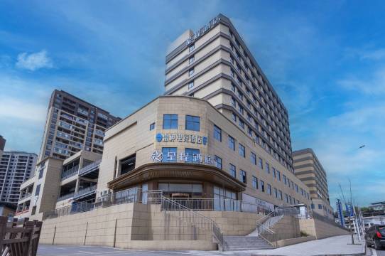 雷神电竞酒店(湘西凤凰古城店)