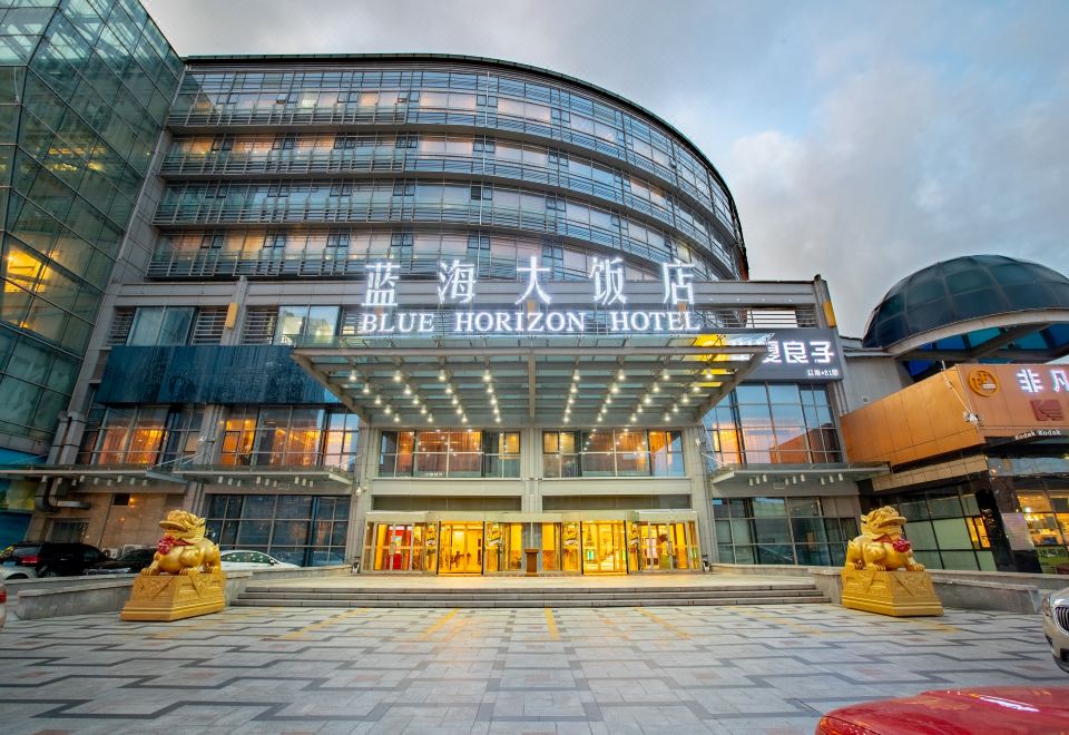 蓝海大饭店（青岛石长者海水浴场国际会展中心店）外景图