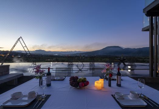 花筑·腾冲青岩温泉收藏酒店（和顺古城店）外景图