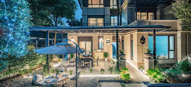 峨眉山印主题山与湖酒店图片