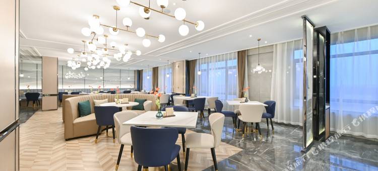 天津武清高铁站佛罗伦萨小镇亚朵酒店图片