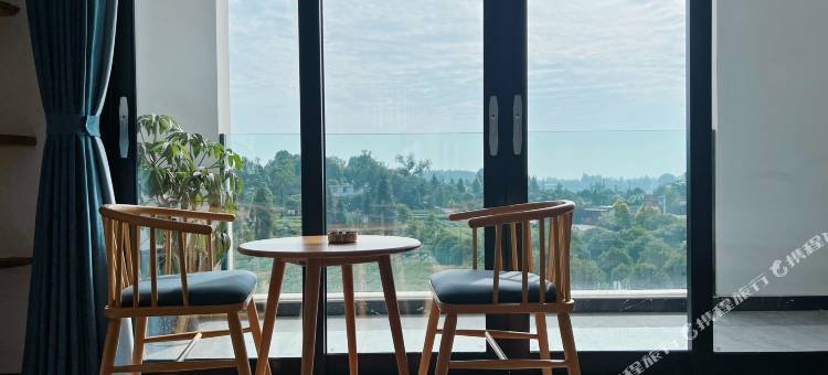 花筑·时间之外民宿(名山区店)图片