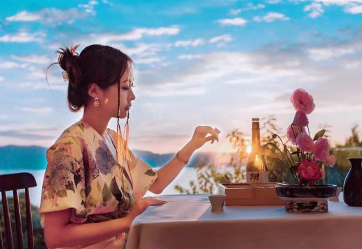 Fuxian Lake Tangsu Hot Spring Club Hotel Overview