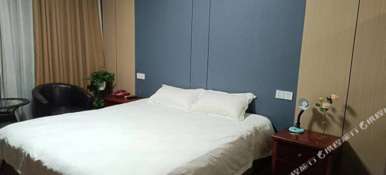 德清英才商务宾馆(德清西站店)图片