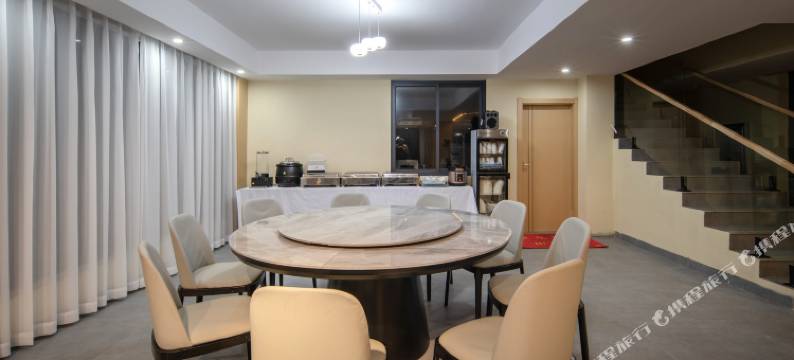 有风的湖景度假酒店(泸沽湖花海码头店 )图片