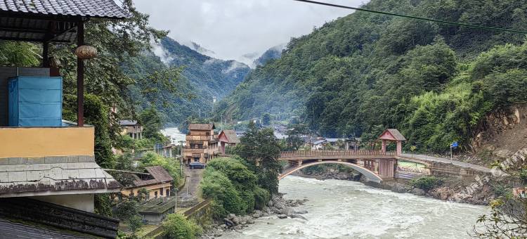 贡山逸景酒店(独龙江店)图片