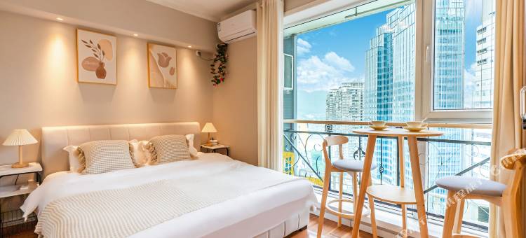简奕美然Serene·高空江景套房美宿 (解放碑步行街洪崖洞店)图片