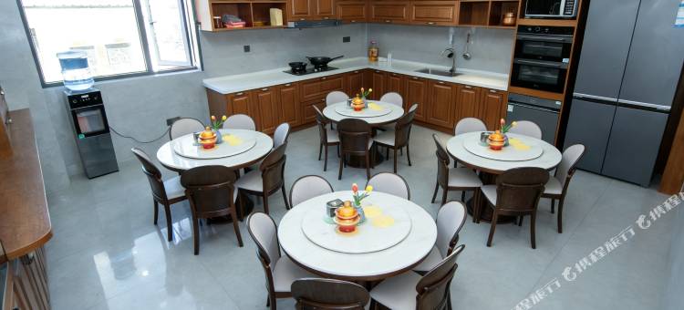 藏亭纳苑Auspicious·藏艺空间丨雪山映月观景度假民宿图片