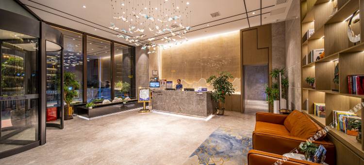 咸宁蓝海龍悦酒店(咸宁南站万达广场店)图片