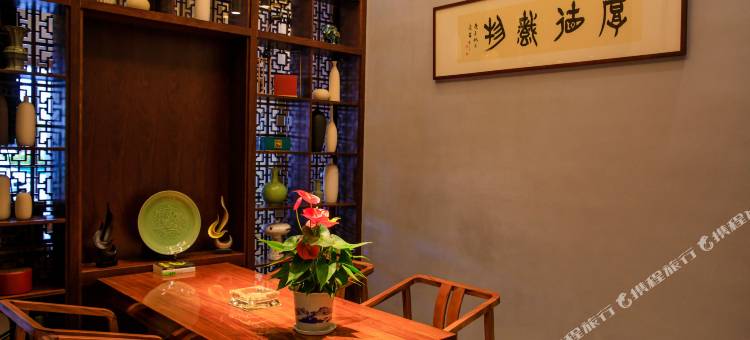 青藤艺宿酒店(宁波慈溪周巷汽车站店)图片