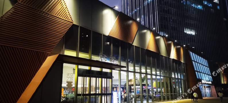 青岛红色驿家公寓(五四广场万象城店)图片