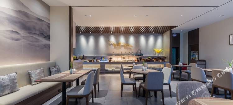 云上四季尚品酒店(昆明高新区海源财富中心店)图片