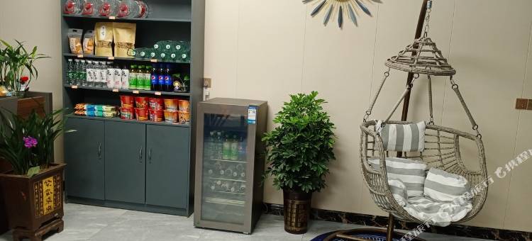 开封洪媛精品民宿(宋城路站店)图片