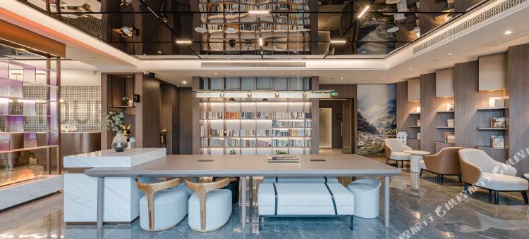 平湖东湖体育馆亚朵酒店图片