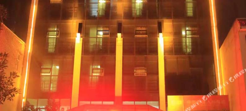 砚山龙湖元酒店图片