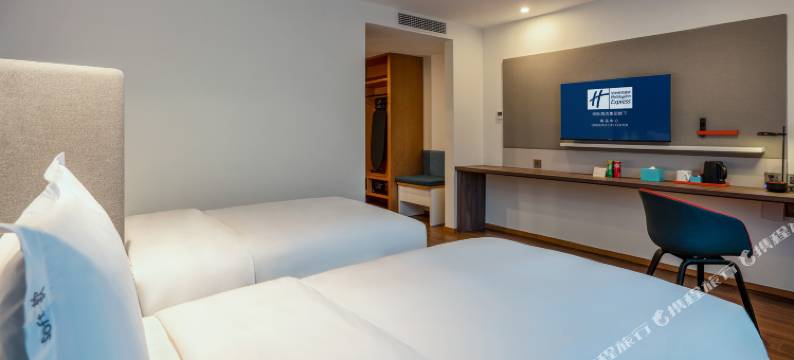 青岛五四广场奥帆中心智选假日酒店图片