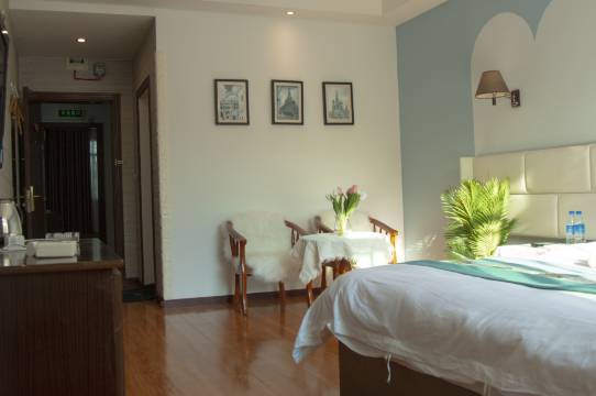 从江县良栖宾馆