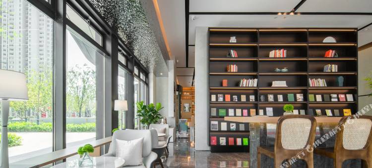 江阴忠义街八佰伴亚朵酒店图片