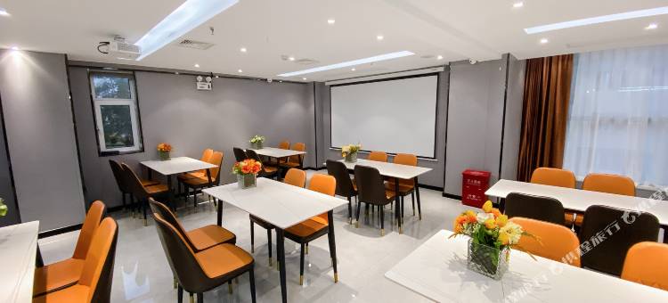 格林豪泰智选酒店(鹤壁东站店)图片